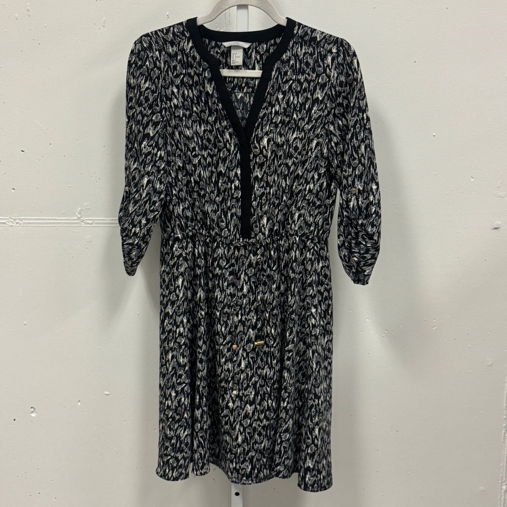 H&M Black White Abstract Ikat Print V-Neck Roll-Tab Sleeve Shirt Dress Size 6